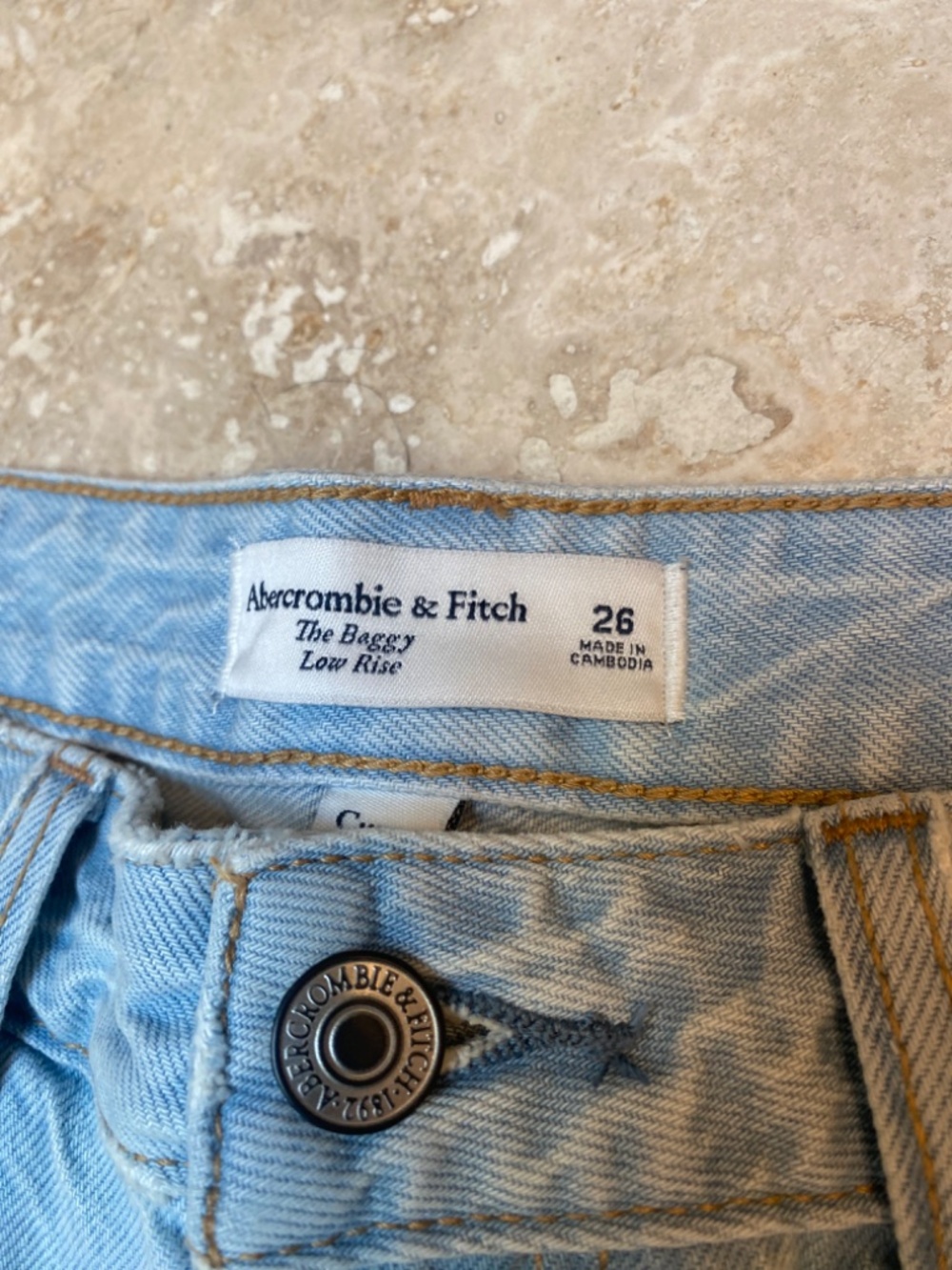 Abercrombie & Fitch Low Rise Baggy Short - Picture 4 of 7